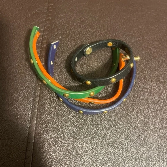 Set of 4 Non leather bracelets - Picture 3 of 4